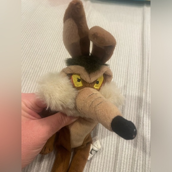 Warner Bros. Wylie Coyote - Picture 1 of 8